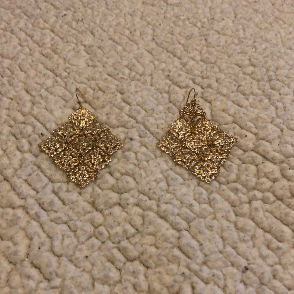 Gold dangling earrings